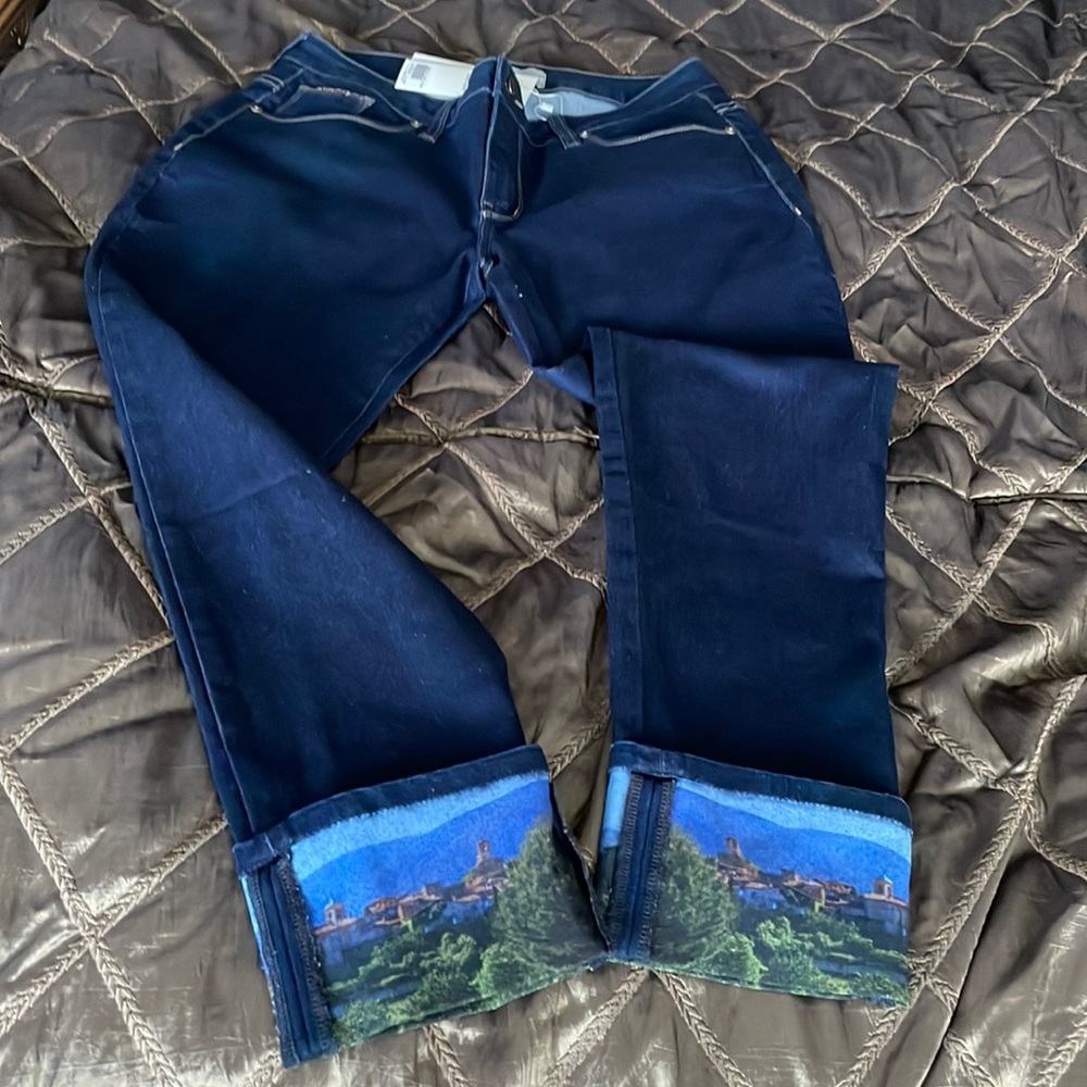 Jeans with unique cuffs